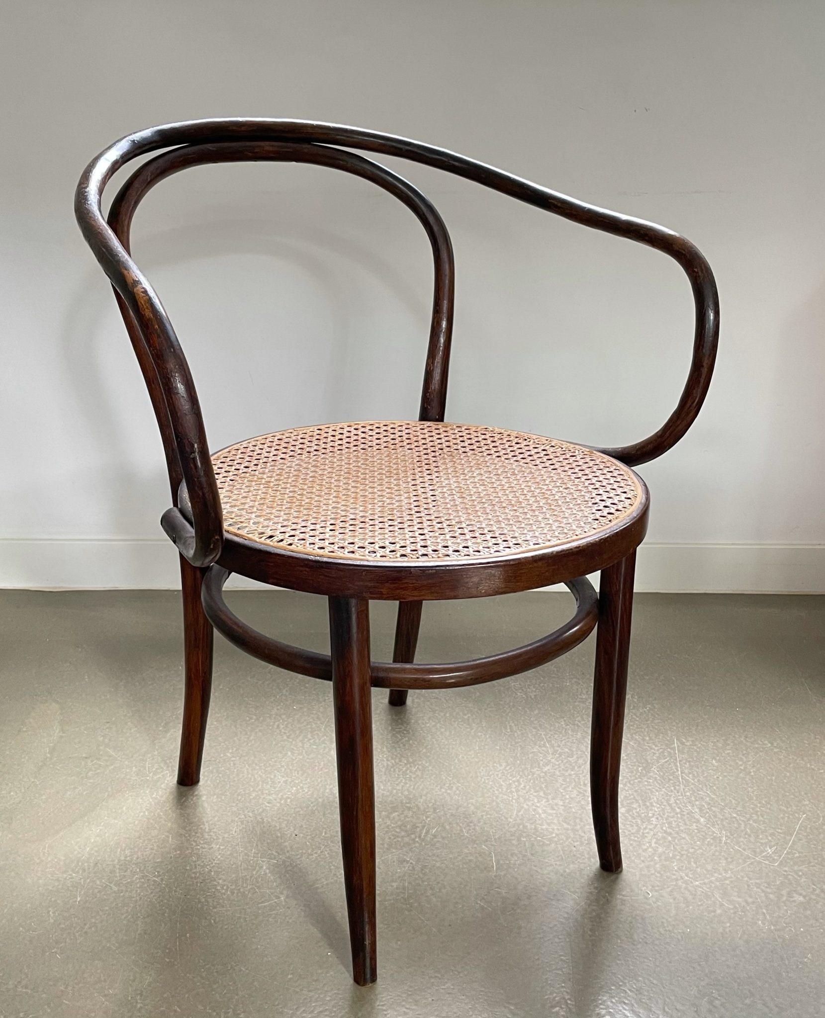 B9 discount bentwood chair