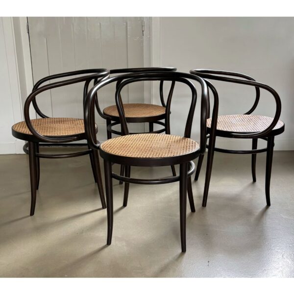 Set of 4 Thonet chairs nr. 209, 'Wiener Stuhl', Thonet, 1978