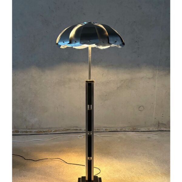 Vintage design floorlamp, Metal and wood, Italy, 20th century
