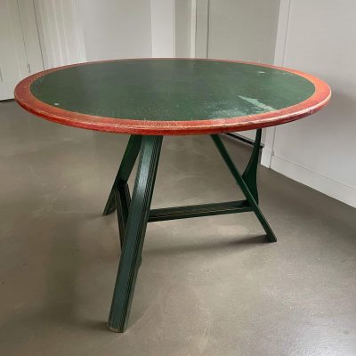 Tilt-top dining table green-red 6